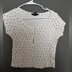 Forever 21 Floral Crop Top. Button Up